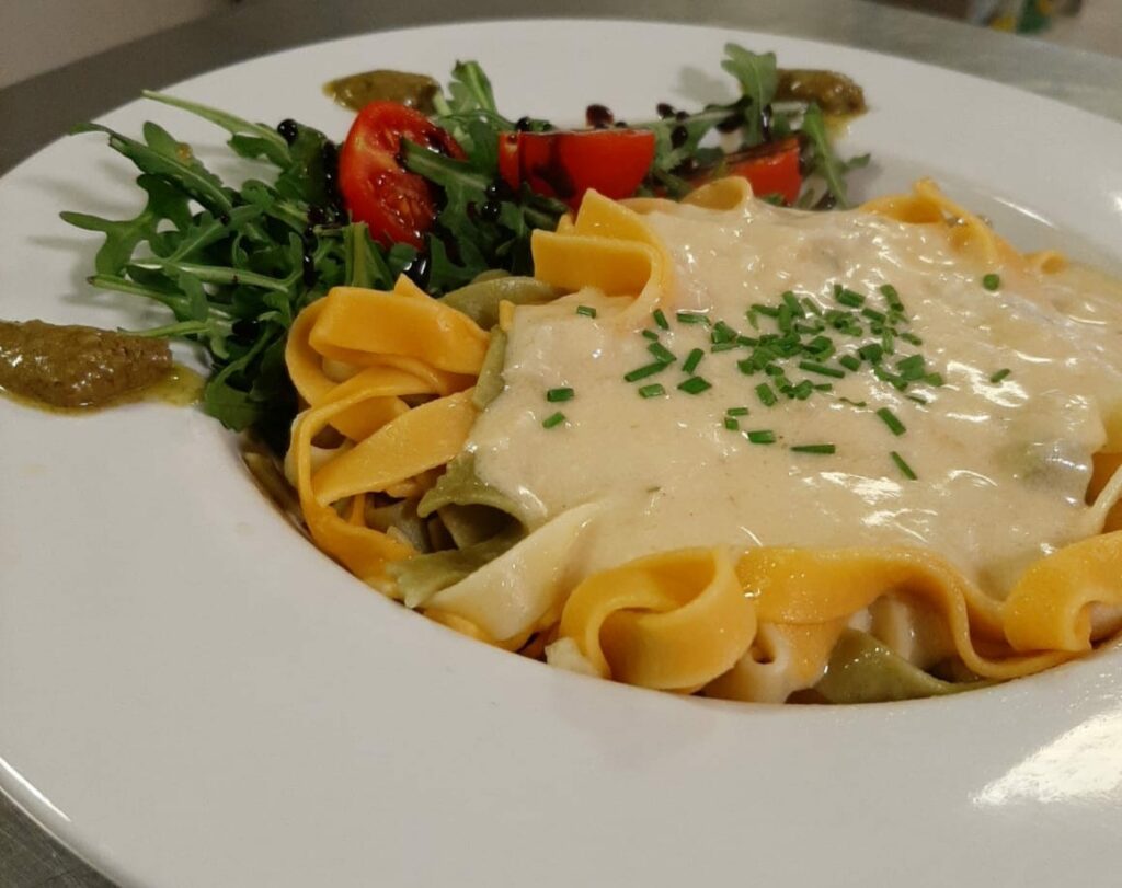 Tagliatelle in Gorgonzola-Rahm-Sauce (vegetarisch)
